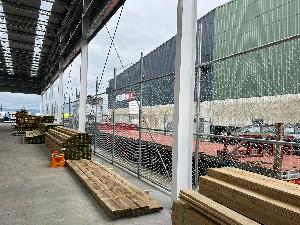 Klinks chain-link security fence
