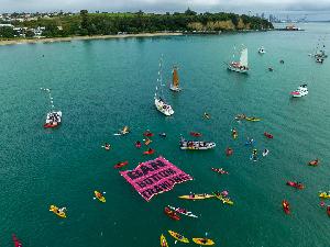 Hundreds turn out to oppose Hauraki Gulf bottom trawling