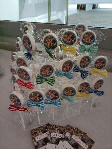 Lollipop NZ displaying some of their lollipops on a 21st Candy Table