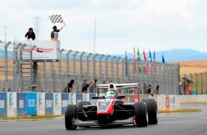 Sam MacLeod wins the NZ Motor Cup