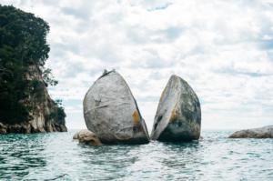 Split Apple Rock, Kaiteriteri, New Zealand