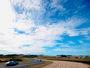 Perfect weather for BMW racing at Hampton Downs