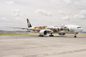 Air New Zealand, the official airline of Middle-earth, today unveiled its stunning 777-300 aircraft 