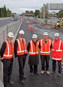 Stand in front of the alignment for the new fourth southbound motorway lane