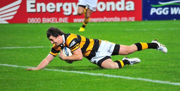 Taranaki's Kurt Baker try.