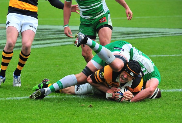 Taranaki try to Jayden Hayward