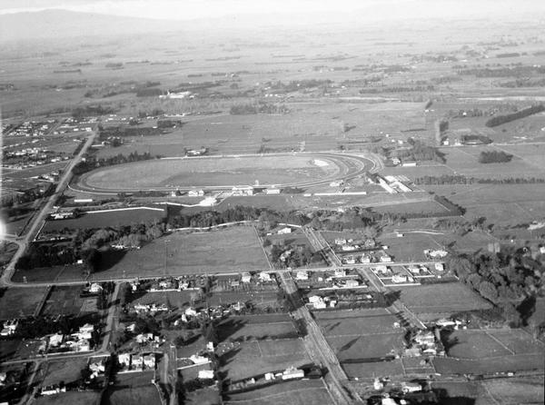 AERIAL photographs of Feilding taken 81 years ago are likely to be used in a series of signs planned for the town's historic Kowhai Park.