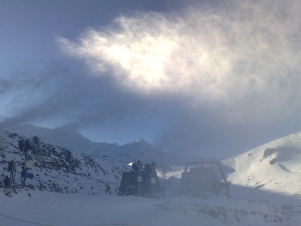 Hectic snowmaking and bluebird days ensure early opening for Turoa�s Alpine Meadow