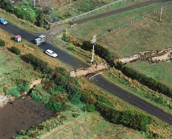 Edgecumbe earthquake main rift across McCracken Road.