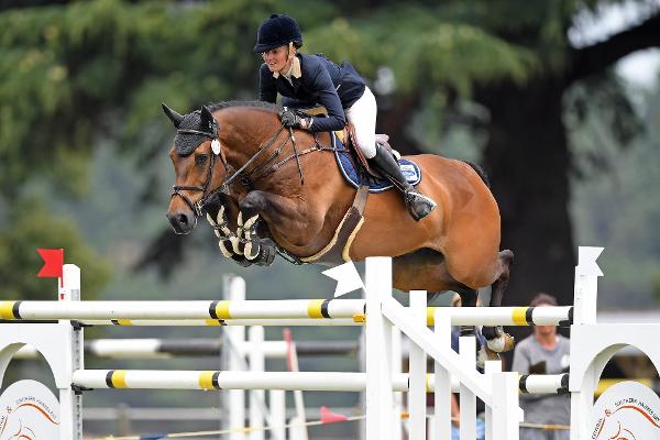 Tegan Fitzsimon and Windermere Cappuccino head into the Glistening Waters ESNZ Series Final Show at the top of the POLi Payments Premier League leaderboard.