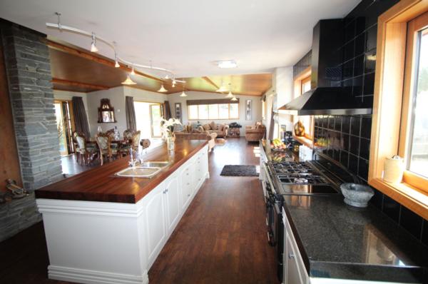Big and gorgeous home opportunity to turn into 6 bed roomed lodge or bed and breakfast