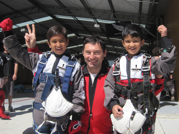 Sasa with kids before skydiving at NZONE