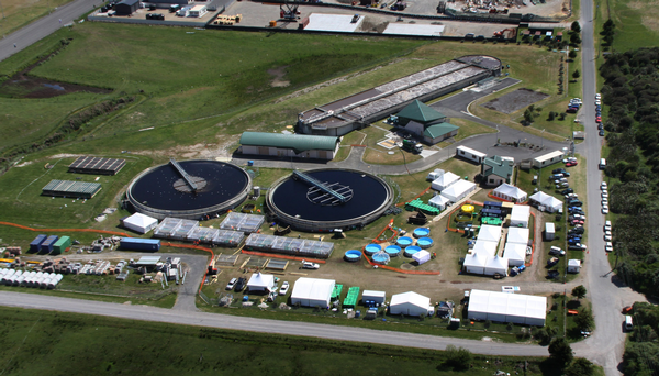 Te Maunga Wildlife Response Centre - Facilities for the rare NZ dotterels are at the far left of this photo, left of the two large water tanks.