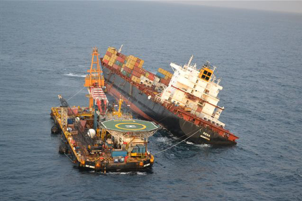 Rena with the Smit Borneo alongside.