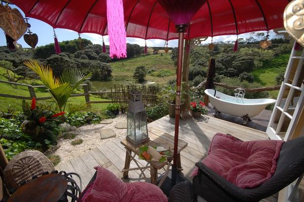 Bath on the deck at the Freshwater Farm Cottages.