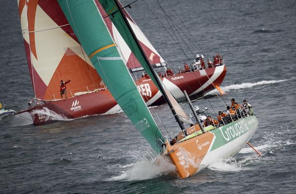 CAMPER chasing Groupama.