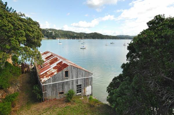 A plot of land, featuring the historical Deemings Boatshed, has been placed on the market for sale.