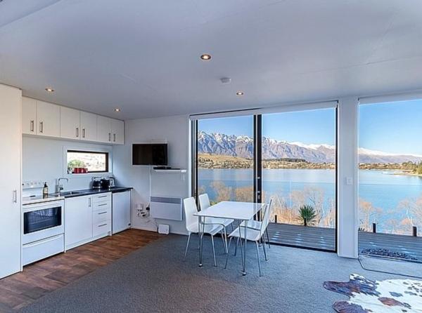 One of New Zealand's top travelling destinations in Queenstown features some of New Zealand's hottest summer attractions and events. Book with D&D Holiday Homes in Queenstown for a luxurious stay this summer.