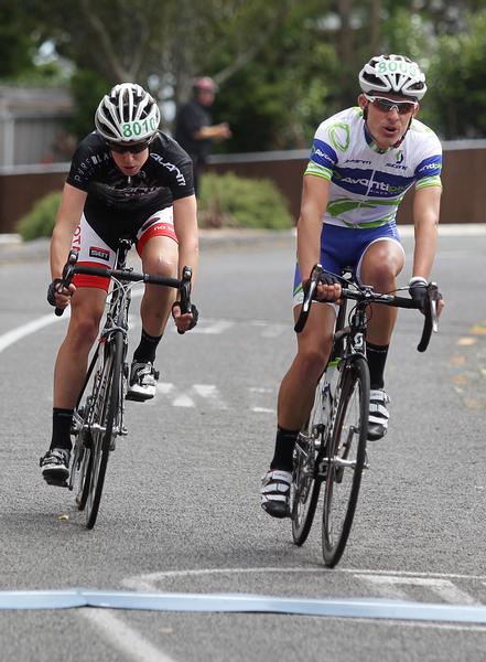 Josh Page pips Michael Torckler in the Taranaki Cycle Challenge 2012 race.