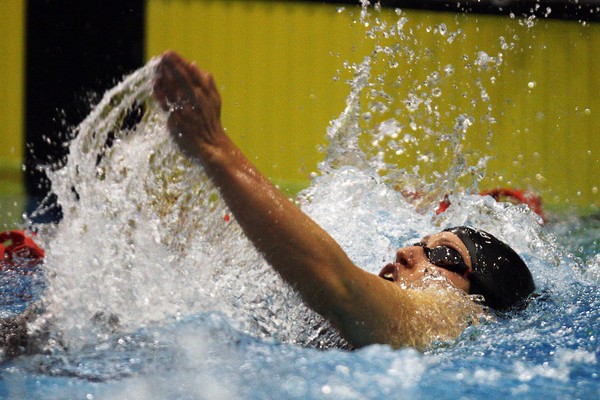 Melissa Ingram powers to the wall to win the women's 200m backstroke