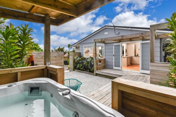 32 Kia Ora Road In Beach Haven, North Shore City