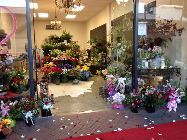 If it isn't Gails Floral Studio, it isn't the best quality wedding flowers at the Waikato Wedding Expo for 2017