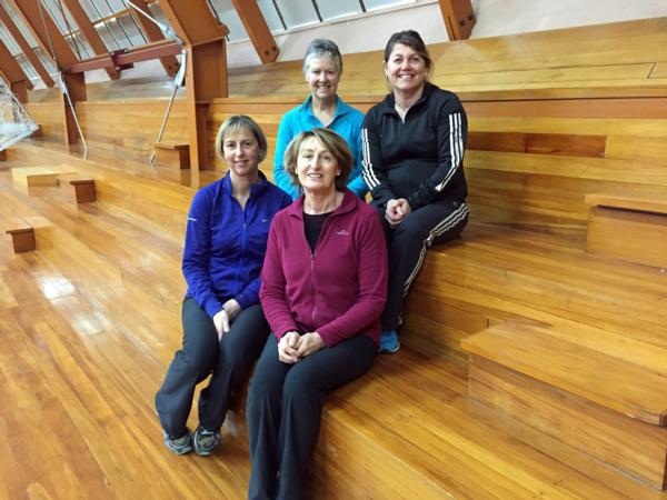 Helen Joblin, Debbie Robertson / Front: Leigh Allan, Sandra Matenga