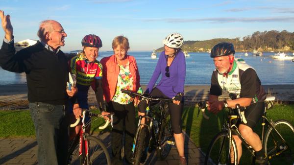 Peter Yarrell, Klaartje Van Schie, Coral MacDonald, Chris Visser and Pete Bain discuss the start of the Tour of New Zealand on Stewart Island 