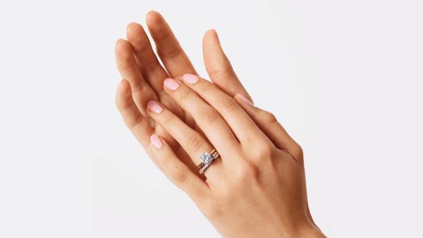 5 Things to Consider When Buying An Engagement Ring