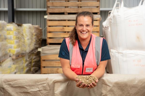 SealesWinslow's Nutrition and Quality Manager, Natalie Hughes and Fonterra's Senior Veterinary Manager, Mike Shallcrass are the presenters for Successful calf rearing webinars being run by the Dairy Women's Network starting on Monday. 