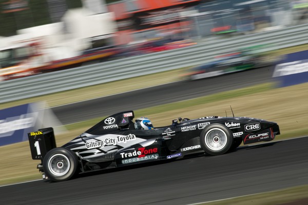  Earl Bamber on his way to winning race two for the Toyota Racing Series at Taupo.