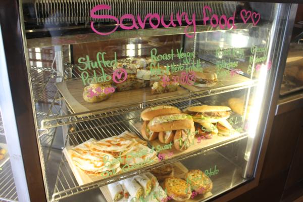 Leading Hamilton Caf&#233;, Momento North, Unveils A Delicious New&#160; Food Cabinet For Business Diners