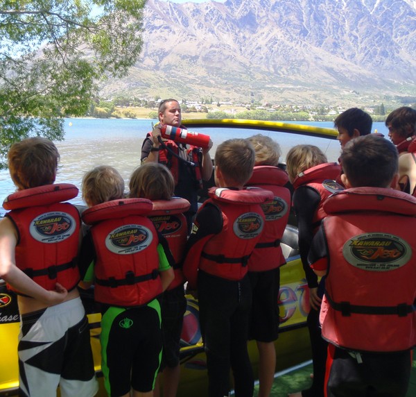 Arrowtown Primary School students learn essential boating safety with Kawarau Jet during the 2009 Aquatic Education Programme.