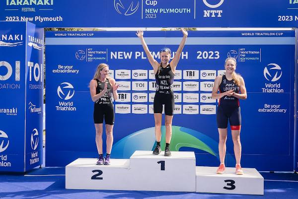 Nicole van der Kaay earns first World Cup gold in season opener in New Zealand