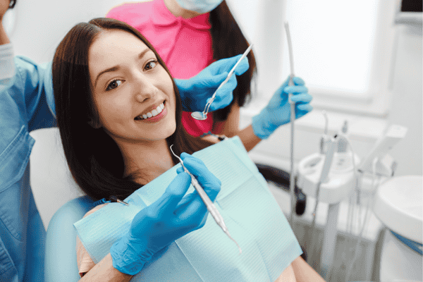 Dental hygienist oral check-up
