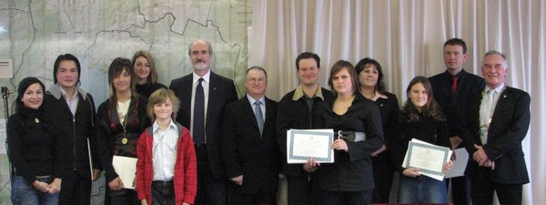 New citizens with Mayor Rick Cooper