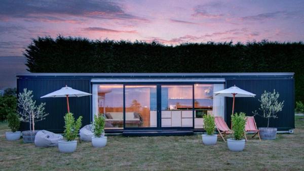 Picture Courtesy of Stuff (2019, 13 Feb) https://www.stuff.co.nz/life-style/homed/latest/110555556/open-homes-for-tiny-container-house-with-auction-proceeds-going-to-charity