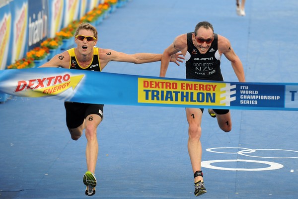 Bevan Docherty (right) outsprints Australia's Brad Kahlefeldt to win