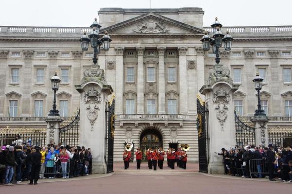 The NZ Army Band performing at the entrance to Buckingham Palace.