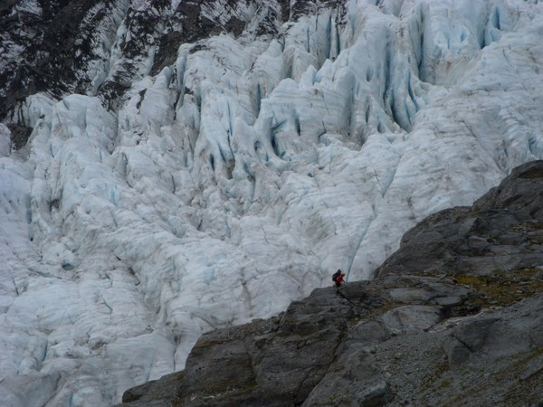 Wanaka Police and Land SAR volunteers searching for missing Auckland tramper, Irina Yun