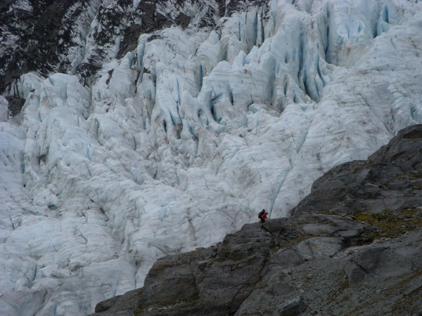 Wanaka Police and Land SAR volunteers searching for missing Auckland tramper, Irina Yun