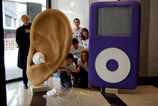 Students at AUT University in Auckland collaborate with technicians and the NationalFoundation for the Deaf (NFD) to introduce a giant model Ear and iPod
