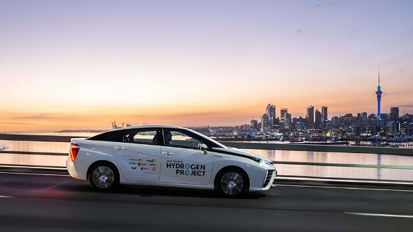A fleet of hydrogen-powered Toyota Mirai will be shared in the first commercial application of hydrogen fuel cell technology in the country.