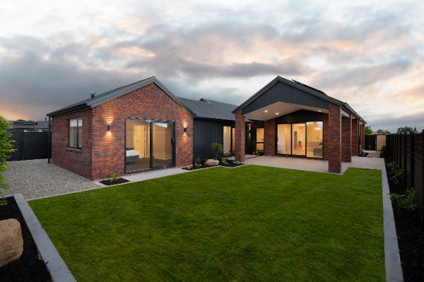 Davies Homes Subbie Spec Up For Sale 