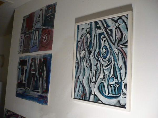 'I AM a freestyler' by Leon Aarts. Improvisation:
Artists rely on instinct and spontaneity, reacting to the materials and the canvas in the moment. Unplanned Creation:Works are often created without pre-existing sketches or detailed plans