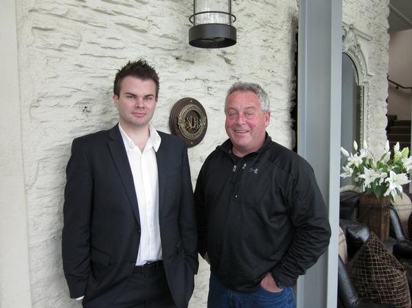 Eichardt's General Manager Chris McIntosh and Geoff Clear_Chairman of the Cancer Society organising committee.
