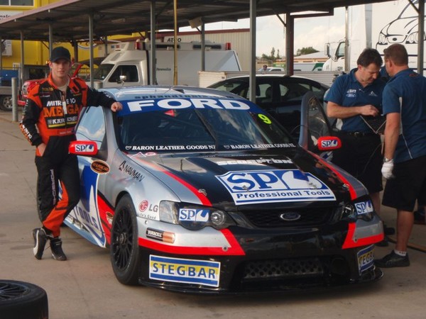 Daniel Gaunt combines his New Zealand Triple X Motorsport duties with a season in the Fujitsu Australian V8 Supercar Development Series having signed with McElrea Racing following a successful test in the Stone Brothers Racing Ford Falcon in 2008