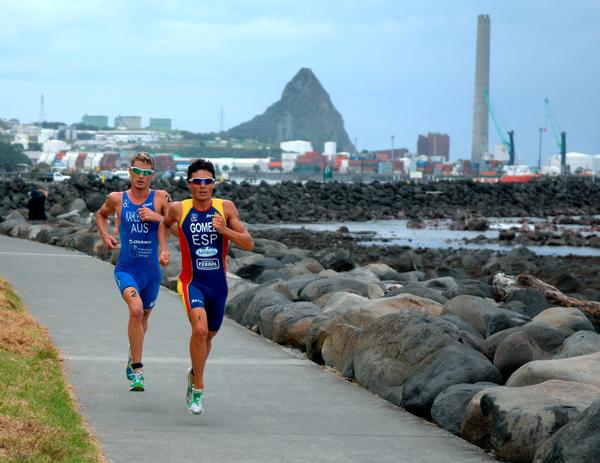 Javier Gomez (ESP) and Brad Kahlefeldt (AUS) battle the last time an ITU World Cup was hosted in New Plymouth in 2008, Gomez winning on the day. 
