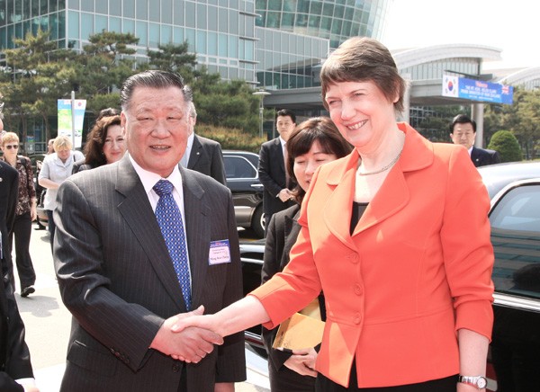 Helen Clark meeting Hyundai Chairman Chung Mong-koo