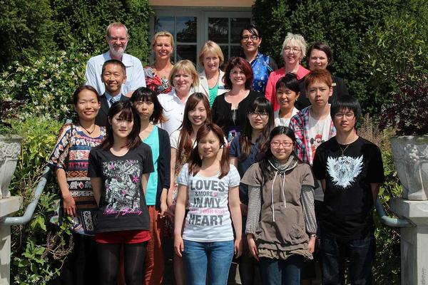 Back row, from left: Professor Paul Robertson, Jackie de Winter, Nicki Carpenter, Ursula Peake, Lesley McDonald, Hilde Celie; third row: Toshi Yamauchi, Professor Ingrid Day, PaCE director Andrea Flavel, HeyJoung Choi-Millward; second row: Satoko Robertson and Meisei students Sazan Akao, Aya Tanaka, Miwa Ueta and Takeru Suzuki; front row: Meisei students Reina Moriai, Haruka Okubo, Yurina Suda and Takeshi Misoko.